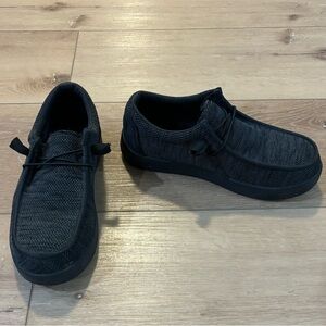 Volcom Black Loafers Men’s 6.5 Women’s 8.5